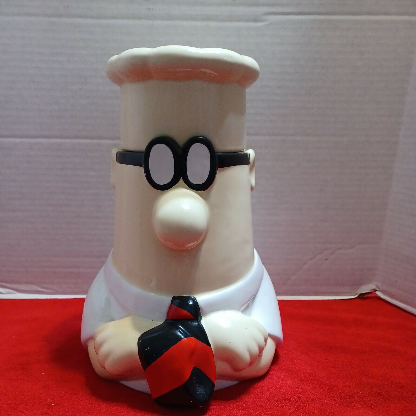 DILBERT COOKIE JAR - TREASURE CRAFT please check pictures for details 