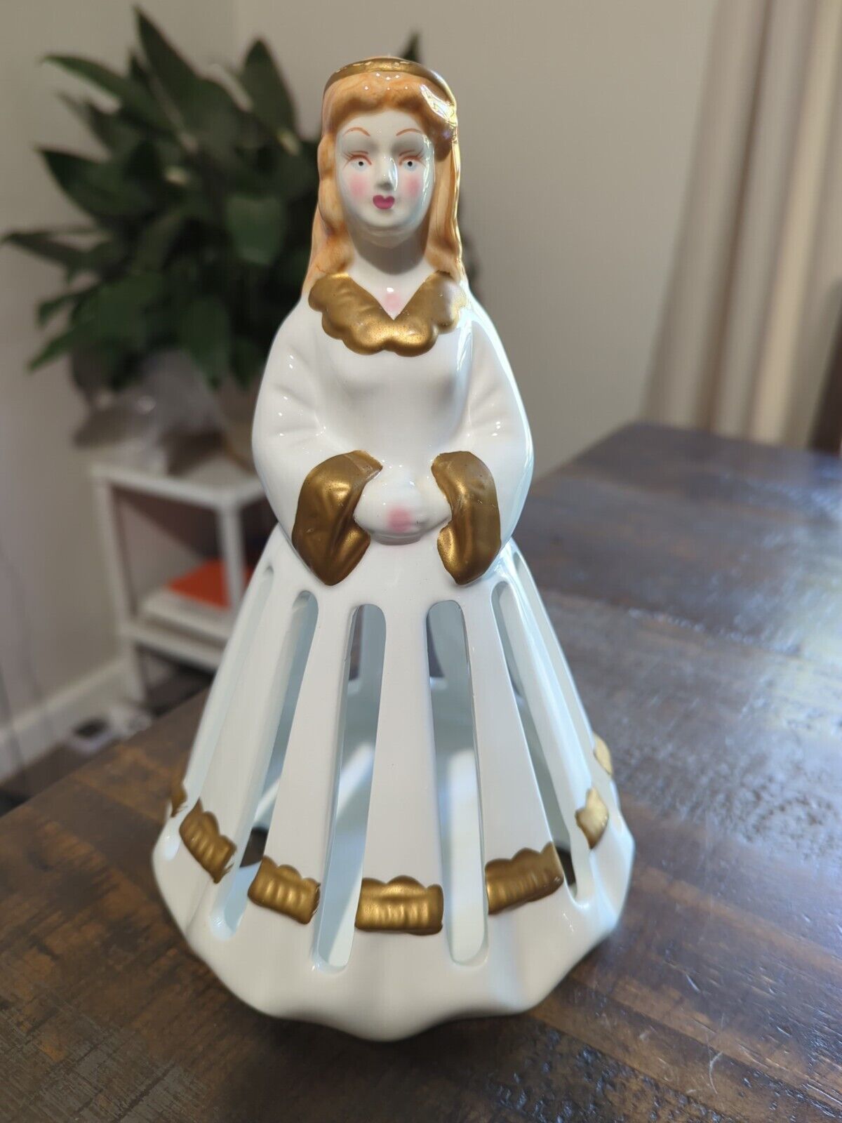 2001 Bandwagon Ceramic Lady Napkin Handkerchief Holder Hand Painted  8 1/2” Tall