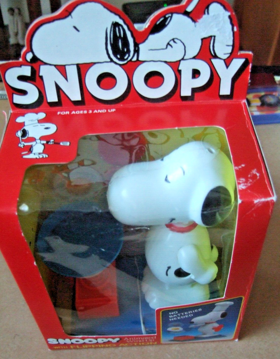 1958  SNOOPY COOK ANIMATED WIND-UP WITH FLIPPING ACTION   ORIGINAL BOX   No. 829