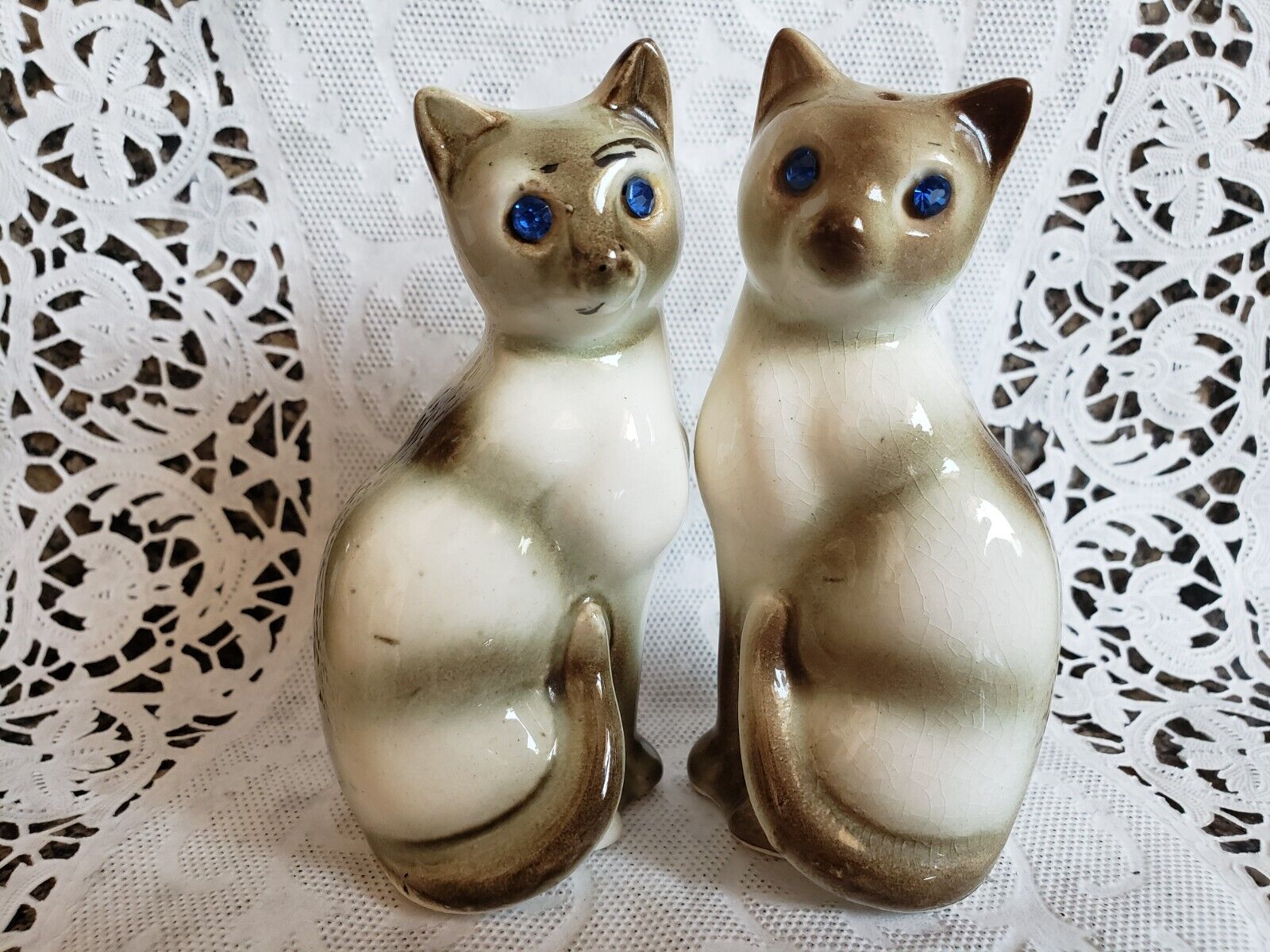Vintage Ceramic Siamese Cats Blue Rhinestone Eyes Salt & Pepper Shakers Japan