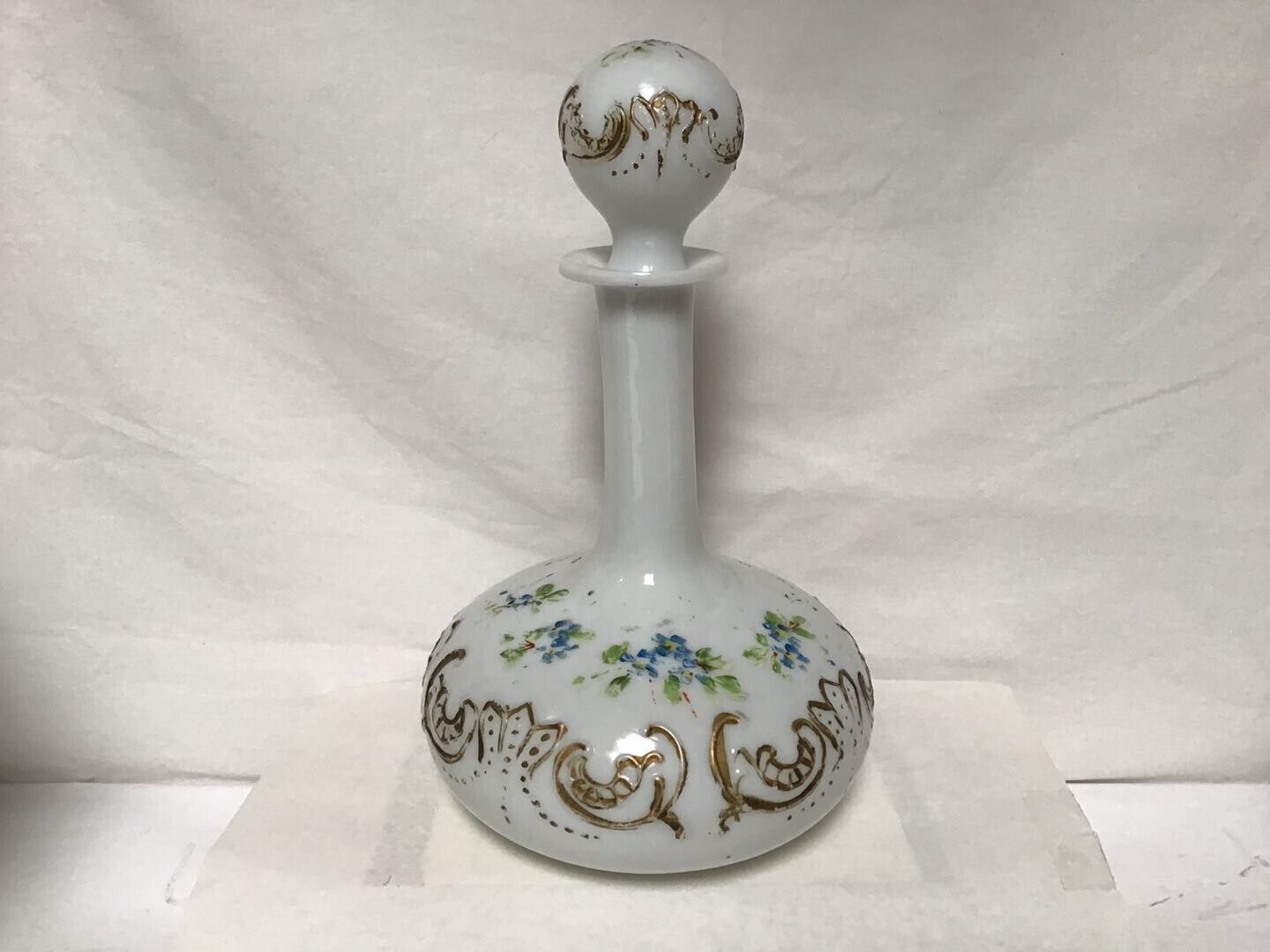 Z93 Vintage Antique Victorian Washington White Glass Hand Painted Decanter