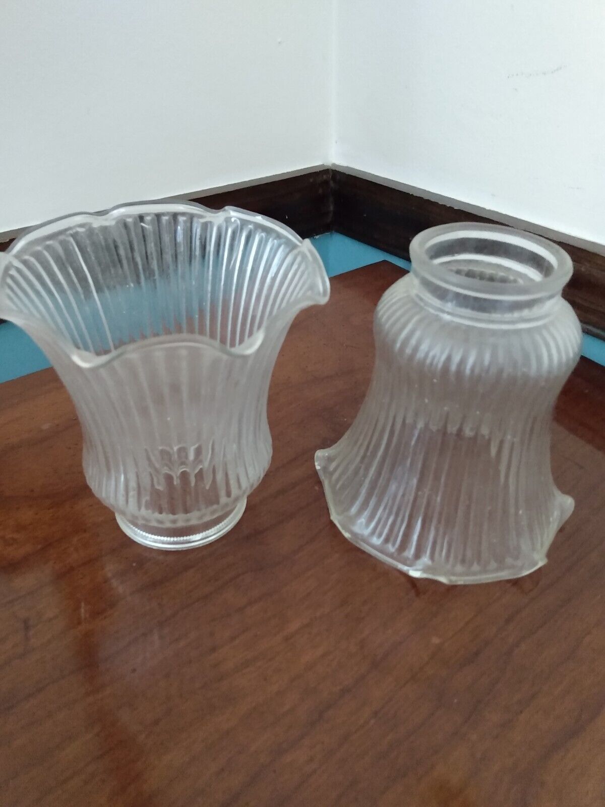 Pair Set 2 Vintage Glass Lampshades Fitters Shades Hurricane Lamp Ruffled Top