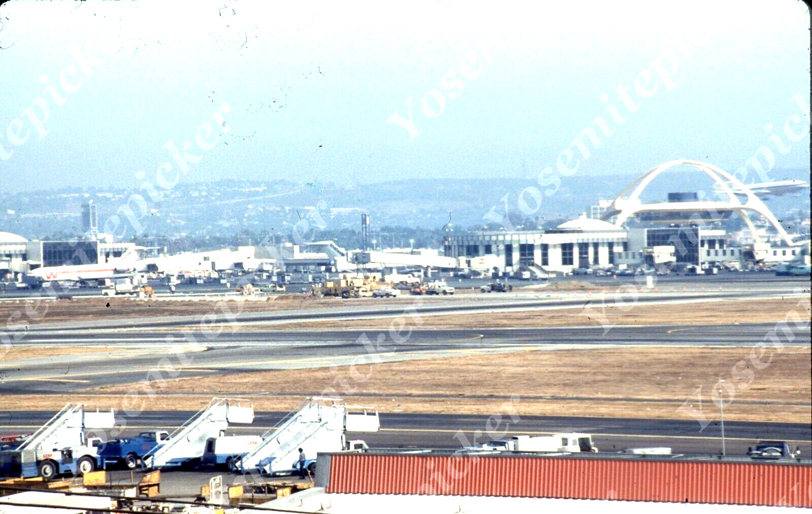 sl46  Original Slide  1981 LAX  LA airport 158a