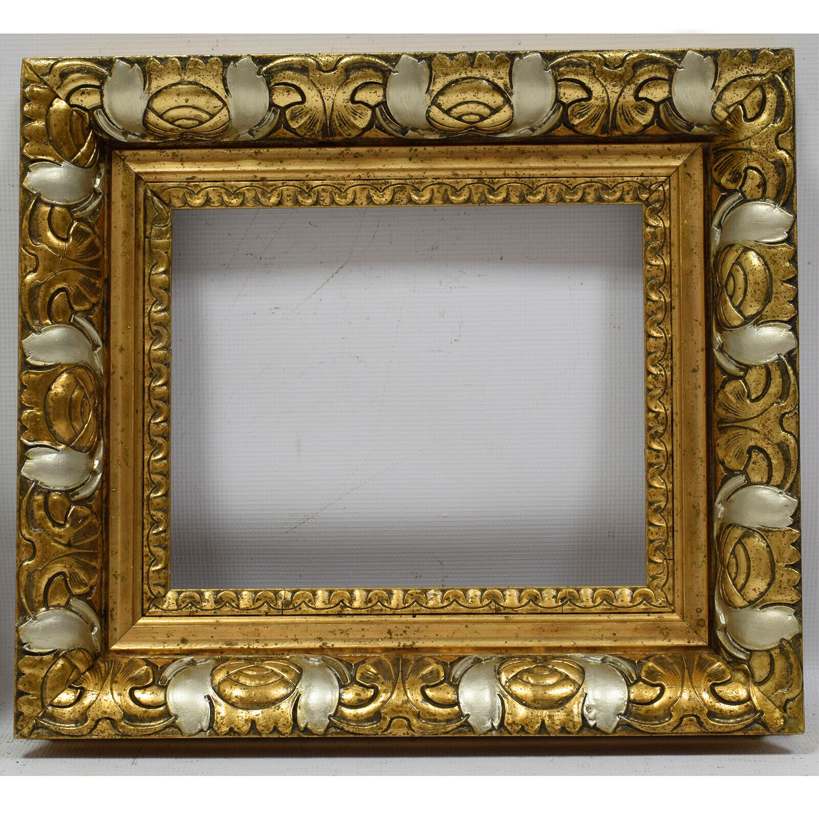 Ca. 1900 Old wooden frame decorative Original condition Internal: 12x10 in