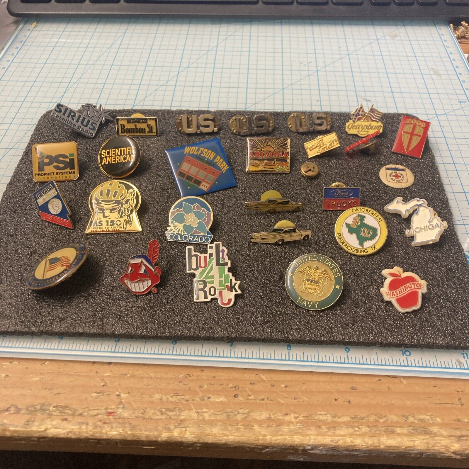 USED Misc Lot of 28 Vtg. and Modern US Pins. Various Sizes/Shapes. Metal/Plastic