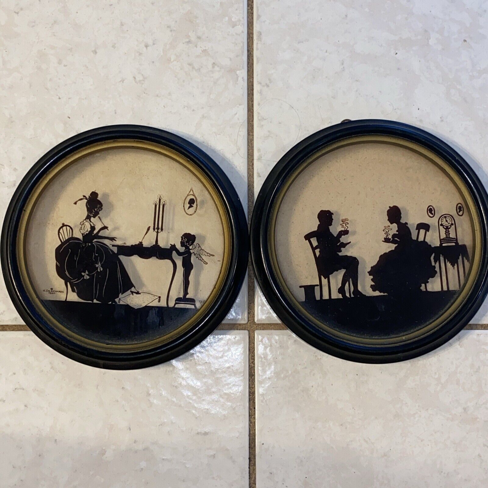 VTG 1930s C&A Richards Pair Of Silhouettes Round Picture Frames love letter, tea