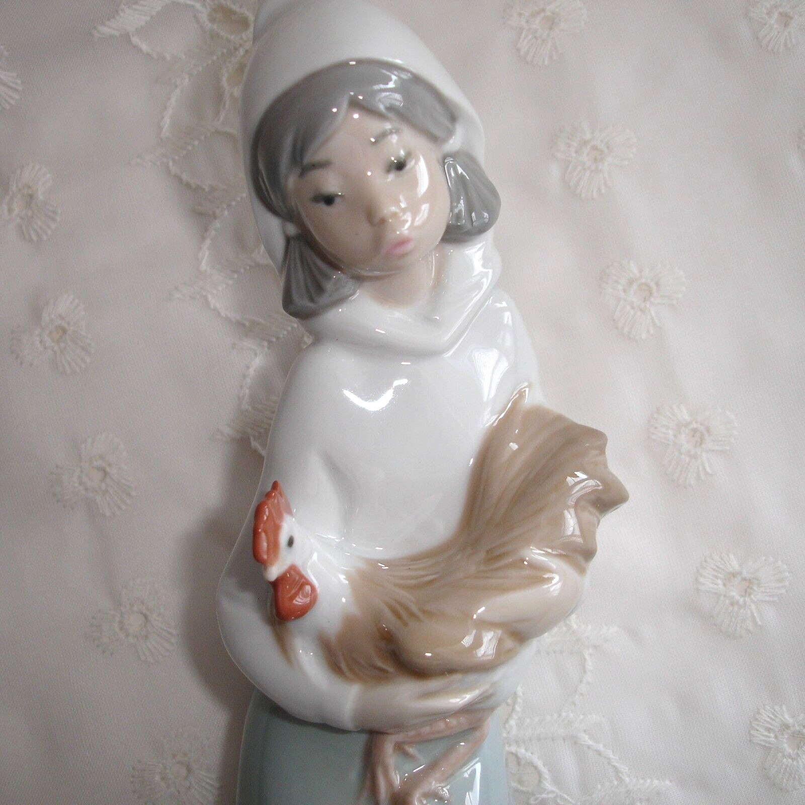 LLadro Shepherdess Girl With Rooster Nativity Collection Glossy Glazed Spain