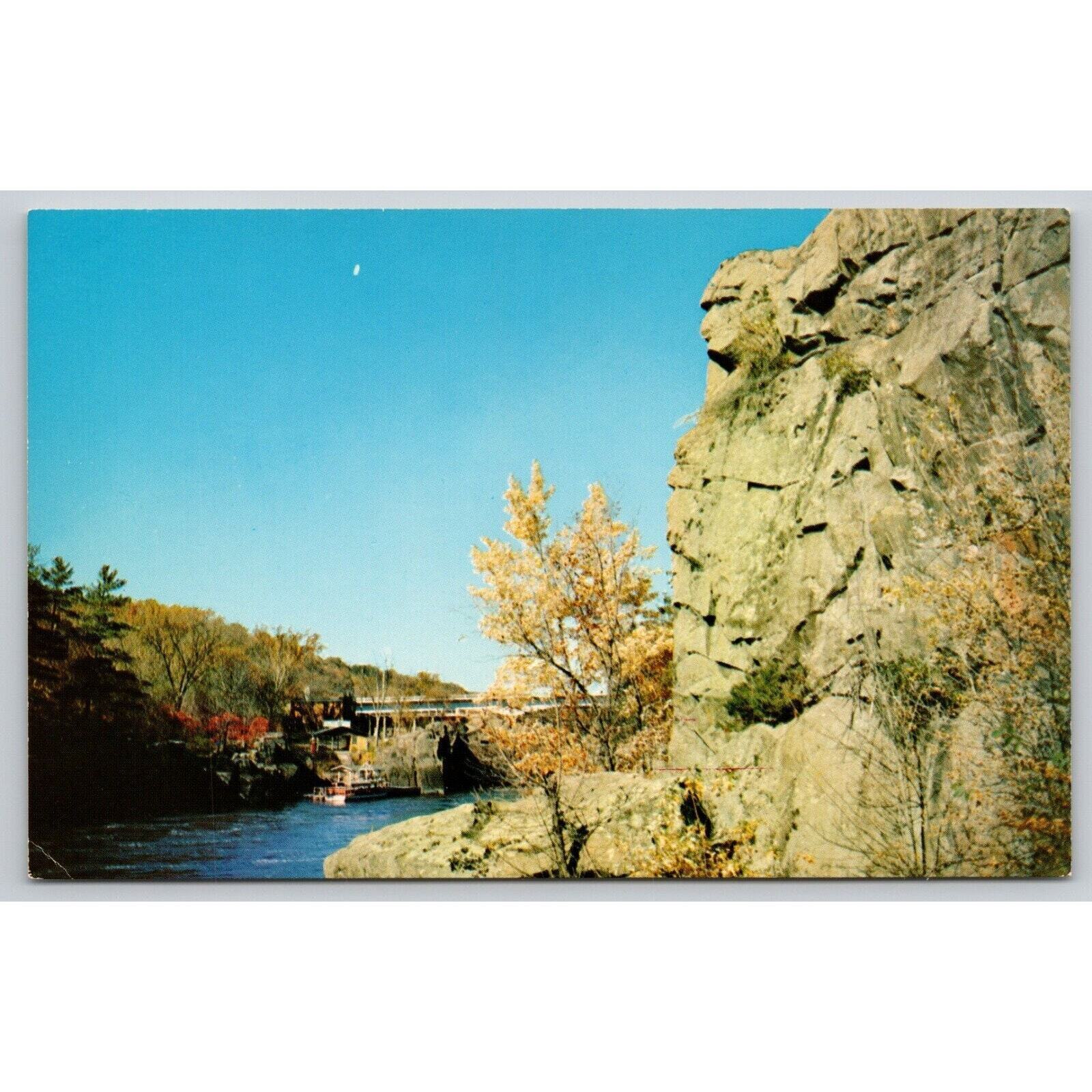 Postcard MN Taylors Falls The Old Man Of The Dalles