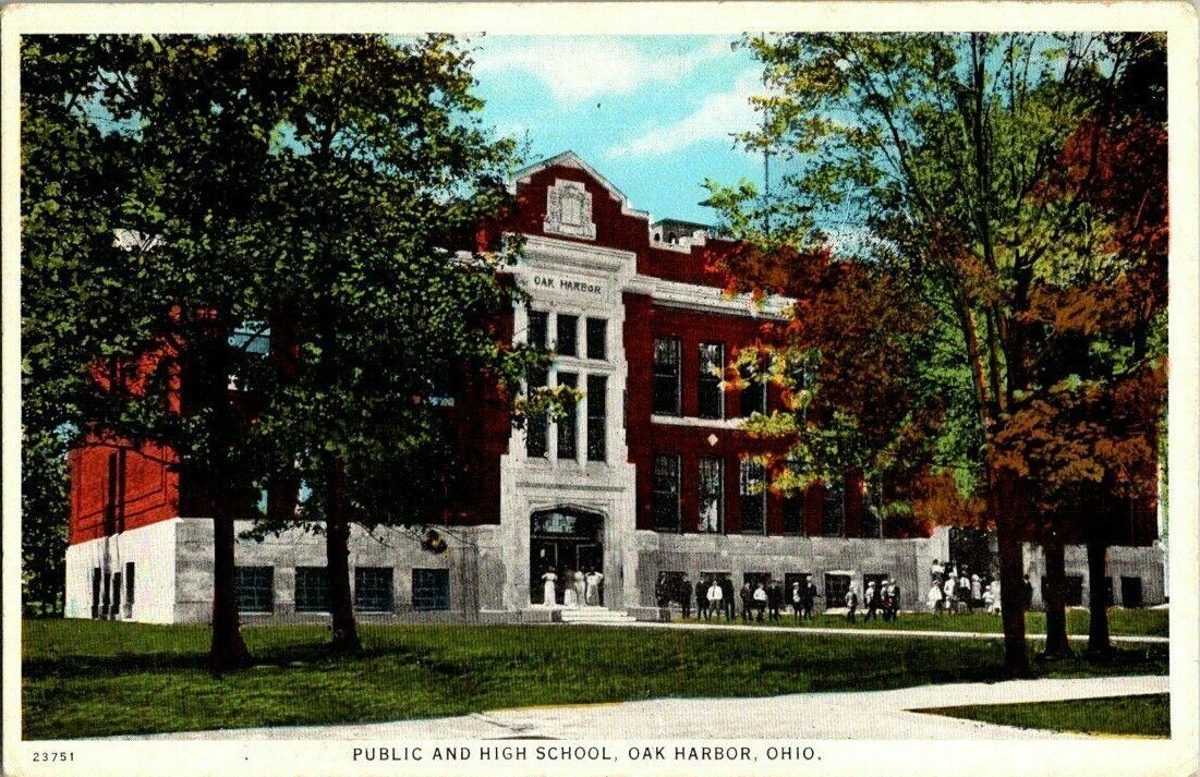 1918. OAK HARBOR, OHIO. HIGH SCHOOL. POSTCARD SC23