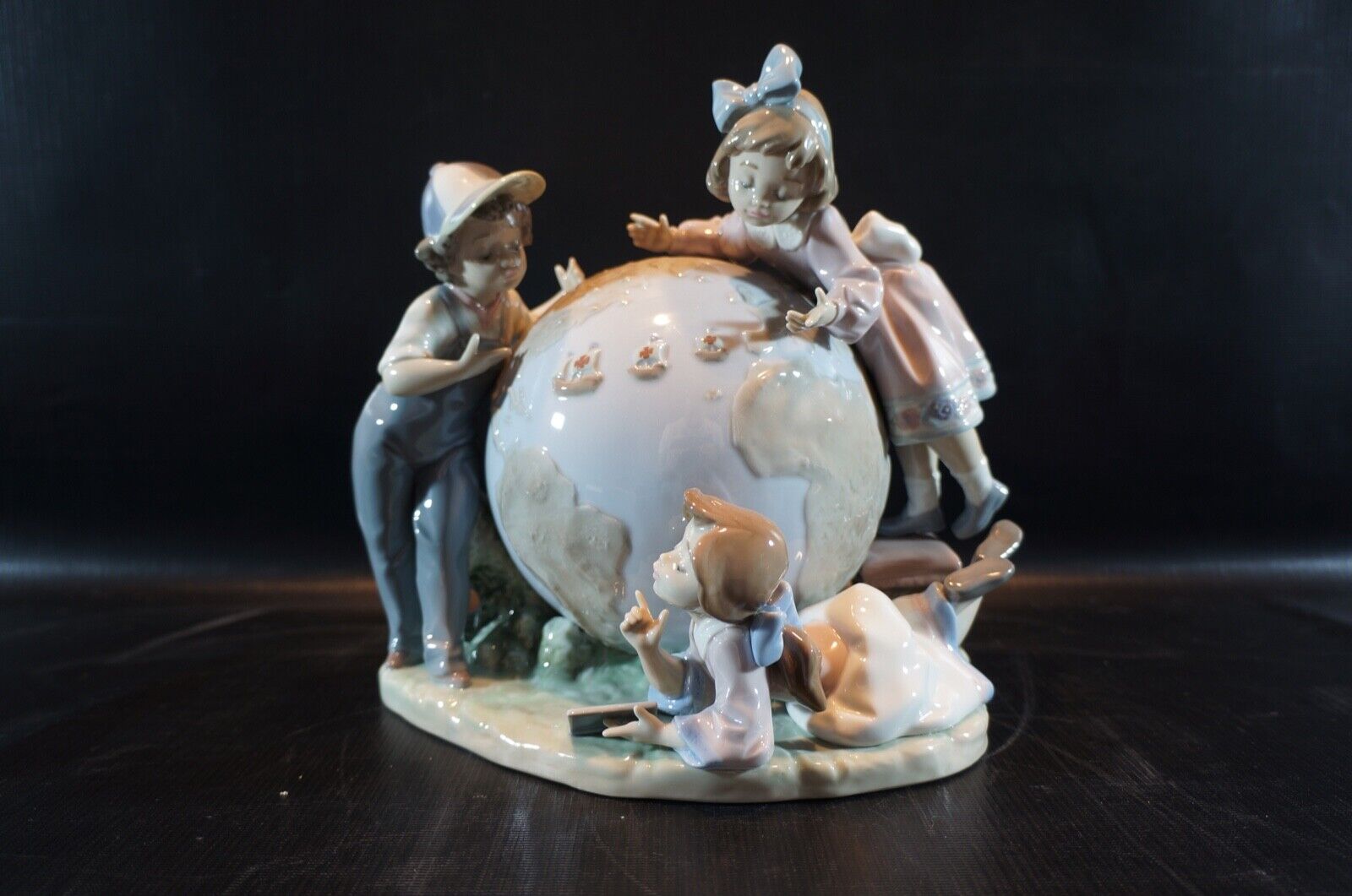 LLadro Voyage of Columbus  #5847 Porcelain Figurine