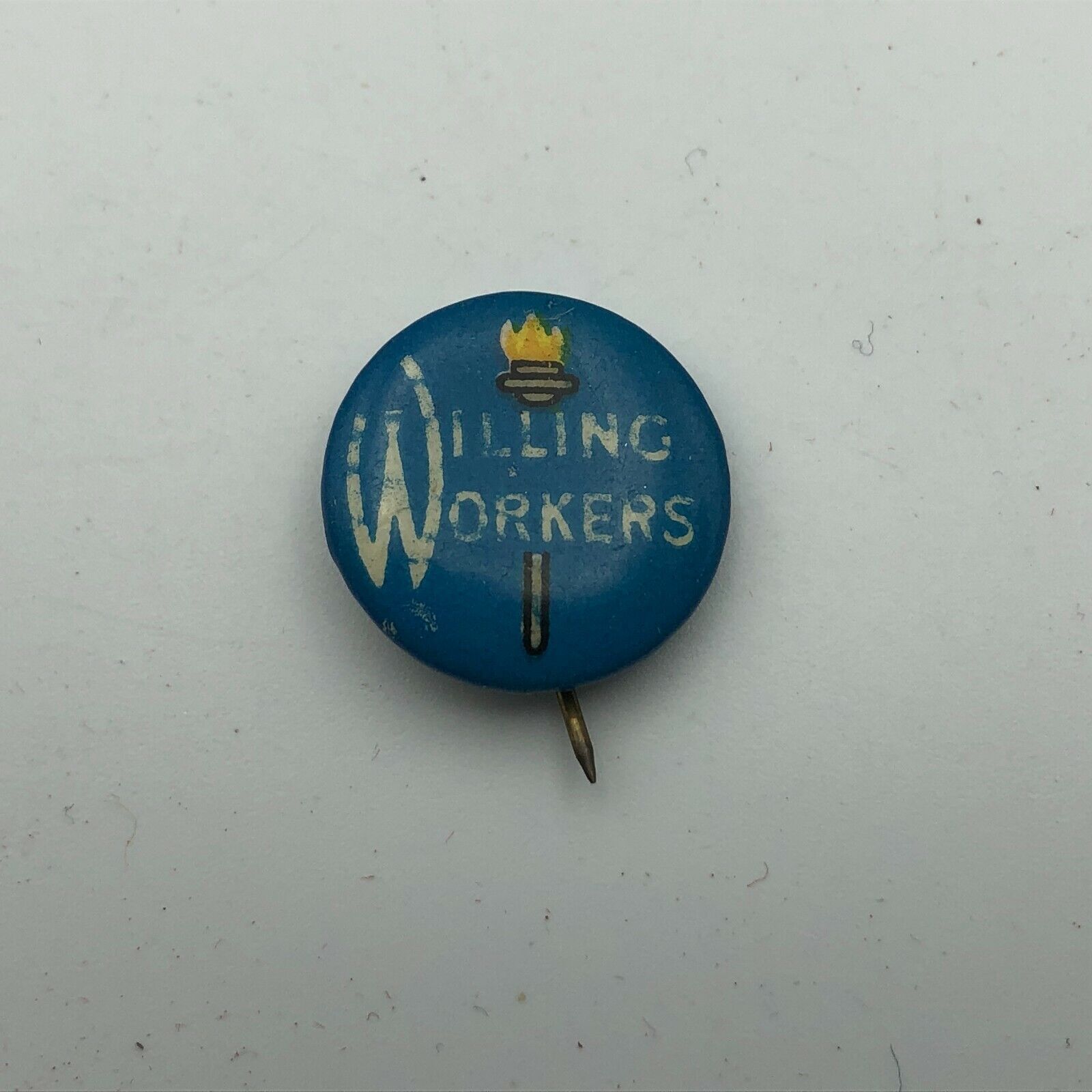 Vtg WILLING WORKERS Torch Badge Button Pinback David C. Cook Publishing    B4