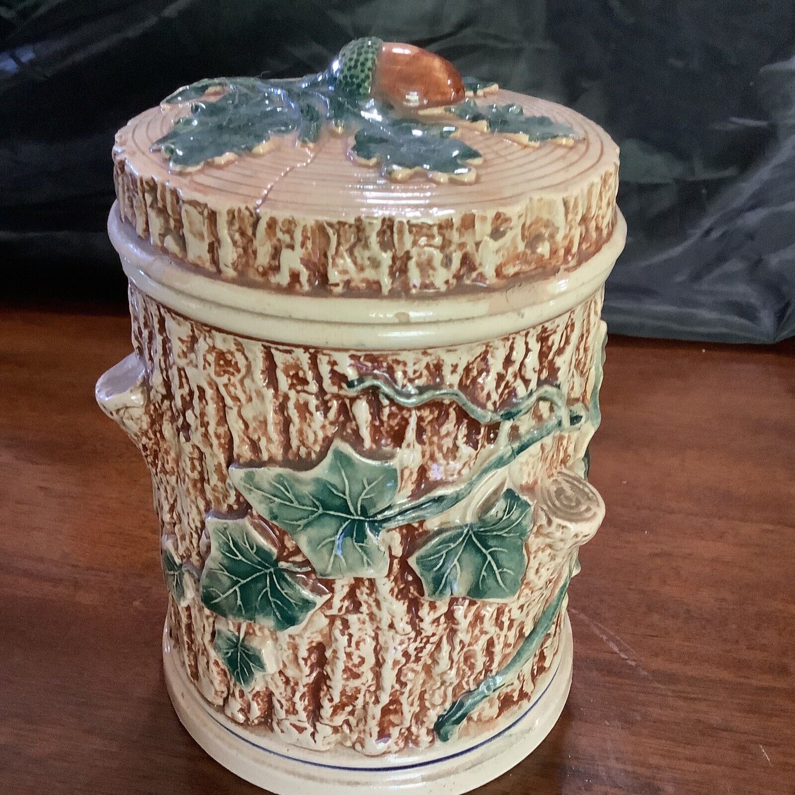 Ceramic canister wood pattern with Ivy acorn on Lid #1733