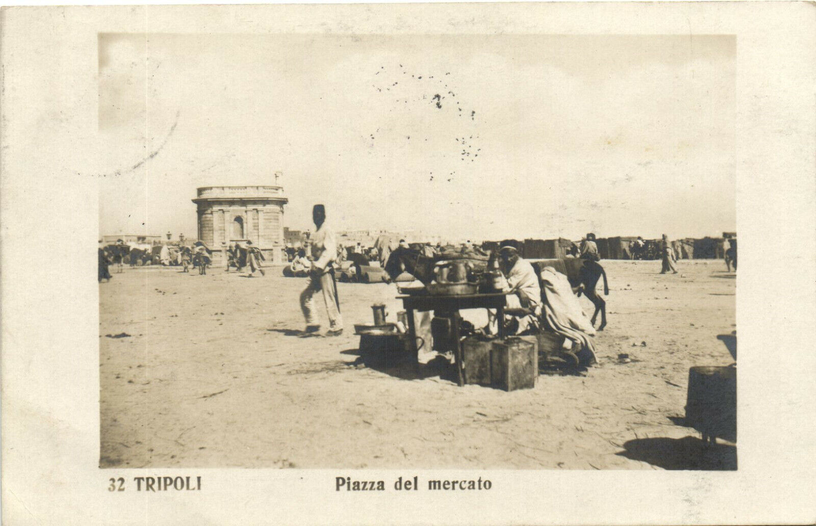 PC LIBYA, TRIPOLI, MARKET SQUARE, Vintage REAL PHOTO Postcard (b338488)