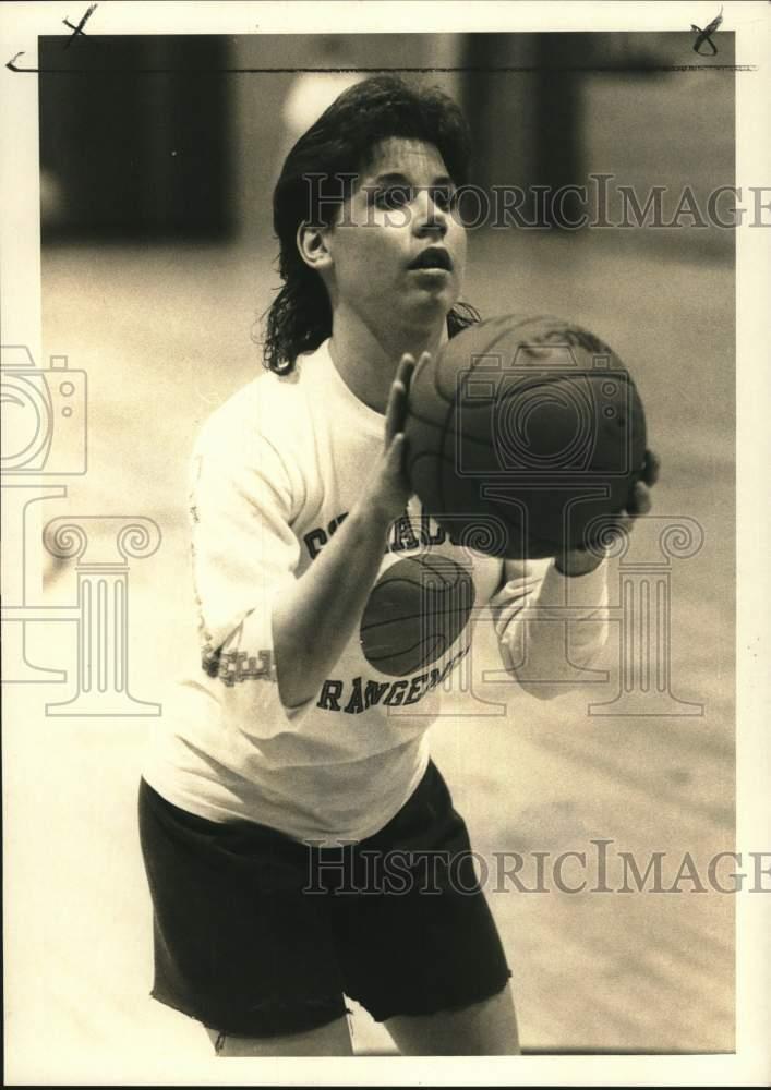 1986 Press Photo Julie Smith, Pulaski Basketball Player