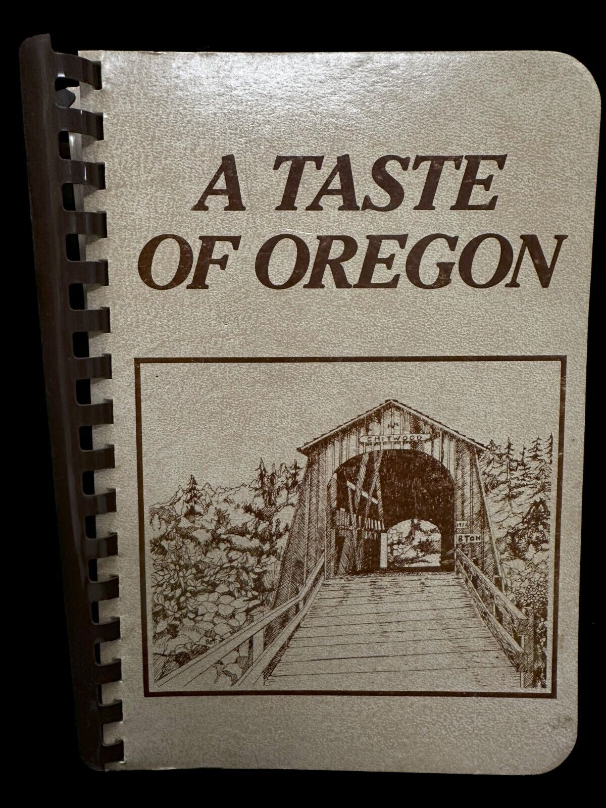 Vintage Junior League of Eugene OR A Taste Of Oregon Cookbook 1983