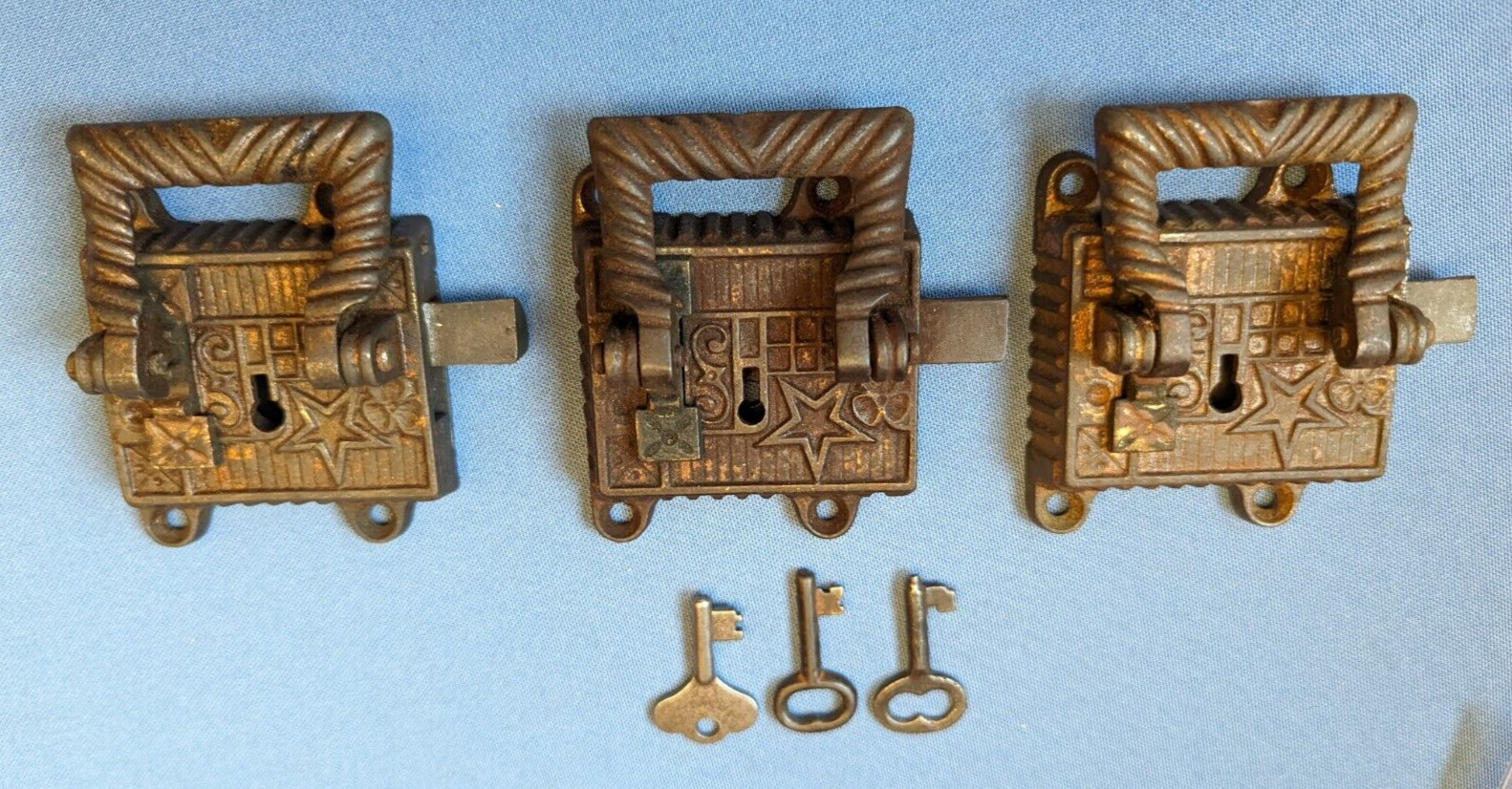 3 ornate Victorian style lift latch locks, cast, star & clover, approx. 3\