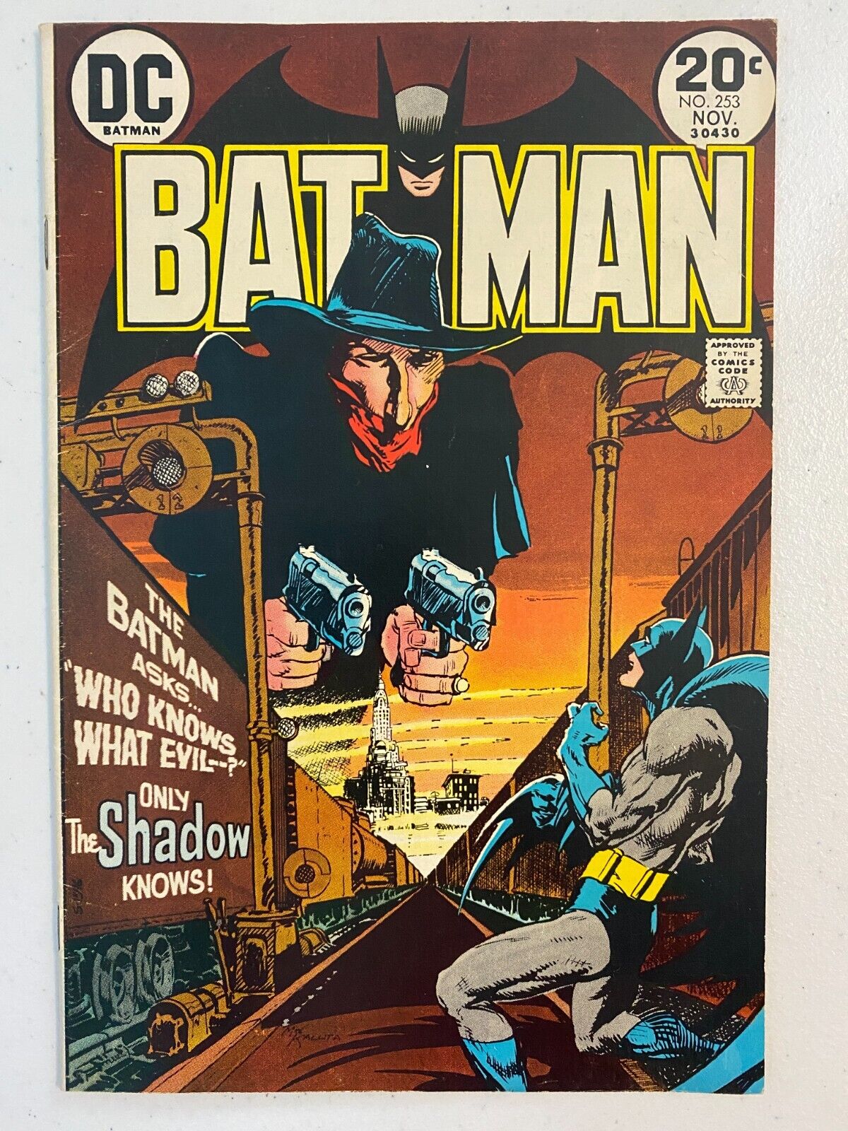 Batman #253 (1973) DC Bronze Age 1ST SHADOW-BATMAN MEETING, KALUTA COVER FN/VF