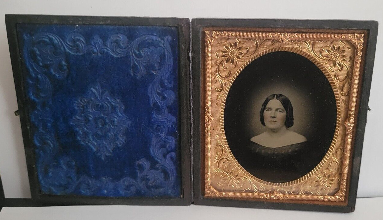 1850'S 6TH RUBY AMBROTYPE DAGUERREOTYPE CASE...PRETTY LADY UNUSUAL BACKGROUND