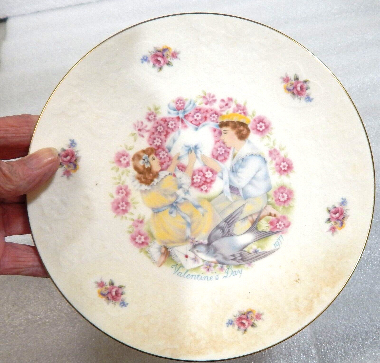 Vintage Royal Doulton My Valentine Day 1977 Porcelain Collector Plate