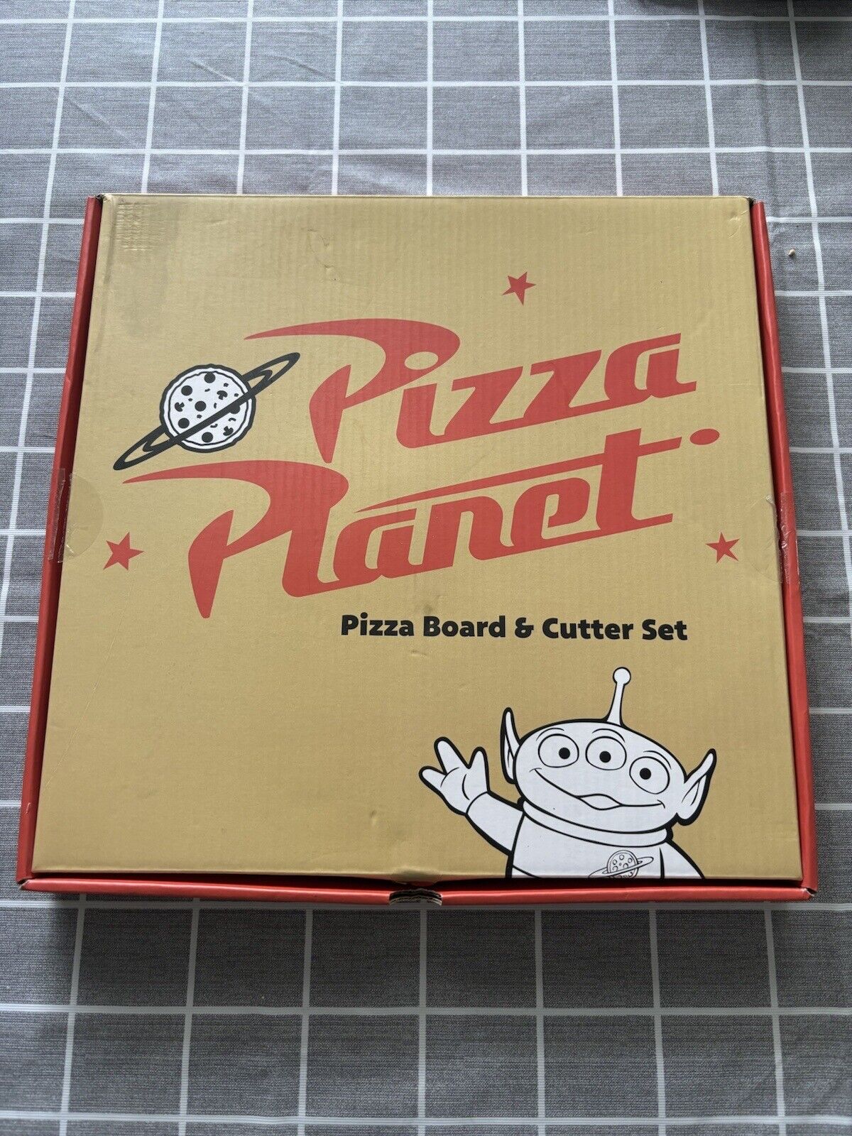 Disney Toy Story Pizza Planet Pizza Board & Cutter