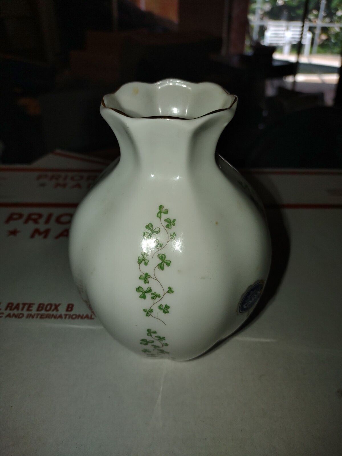 Royal Tara Shamrock Clover Vase Galway Ireland 5-1/2” X 4” Gold Trim Pre-Loved