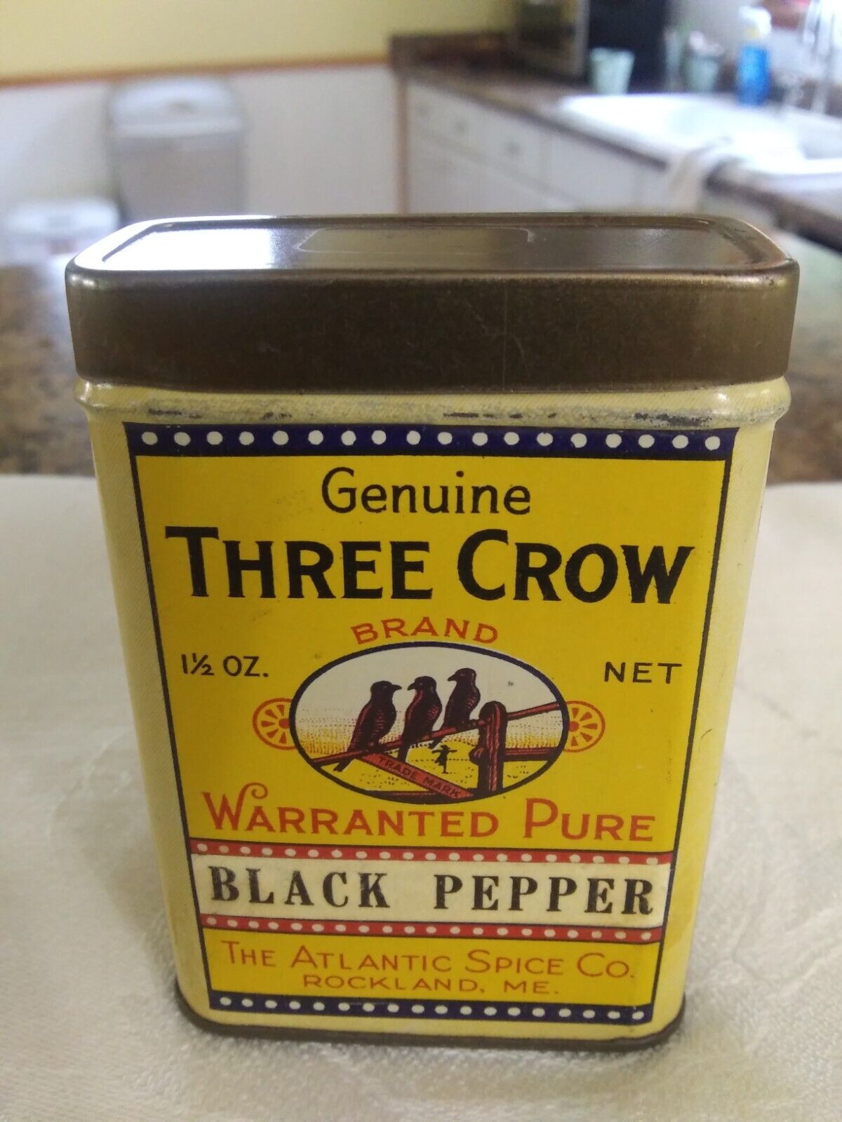 Three Crow Black Pepper Spice Tin