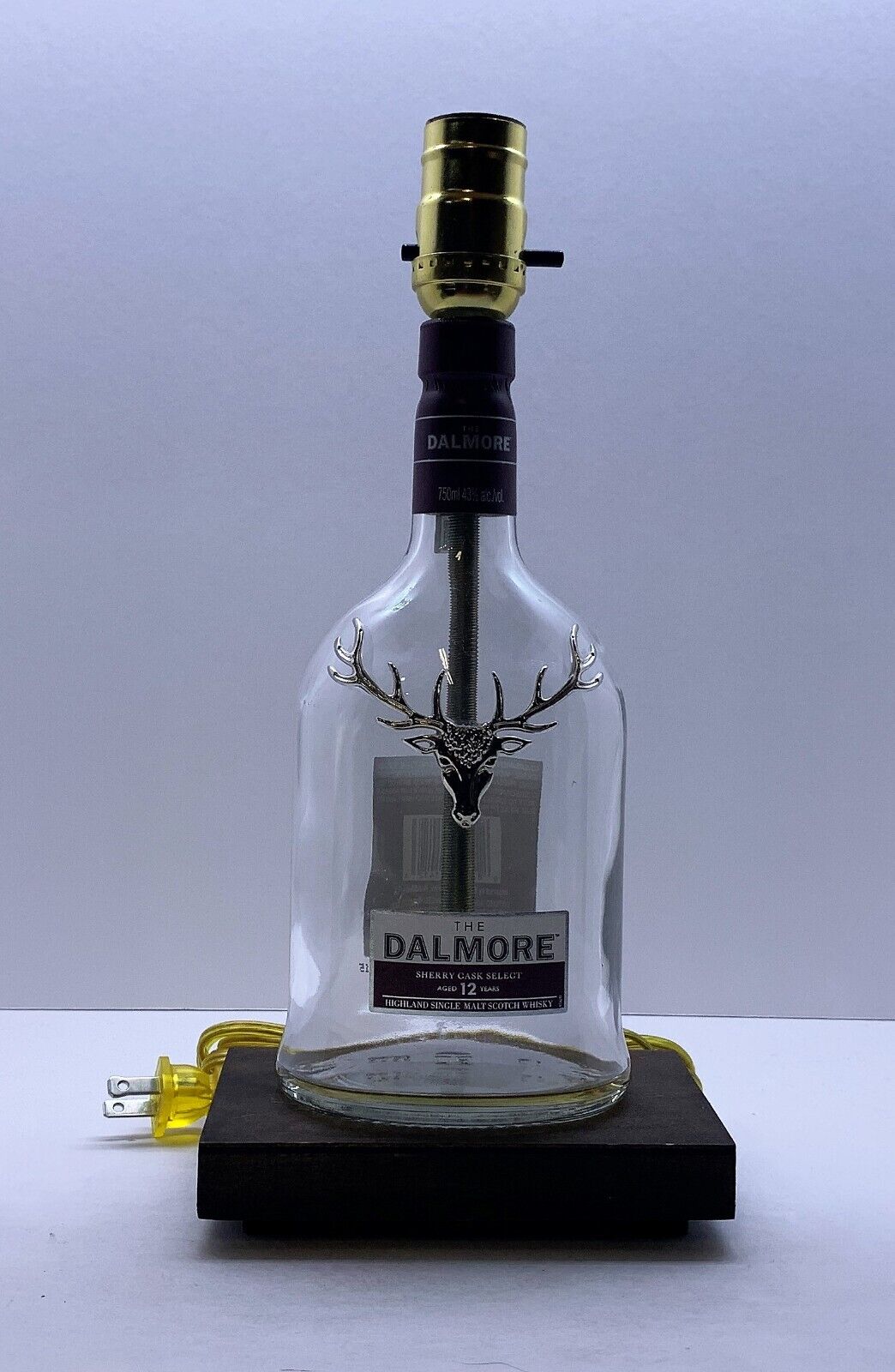 The Dalmore Malt Scotch Whiskey Liquor Bottle TABLE LAMP LIGHT with Wood Base