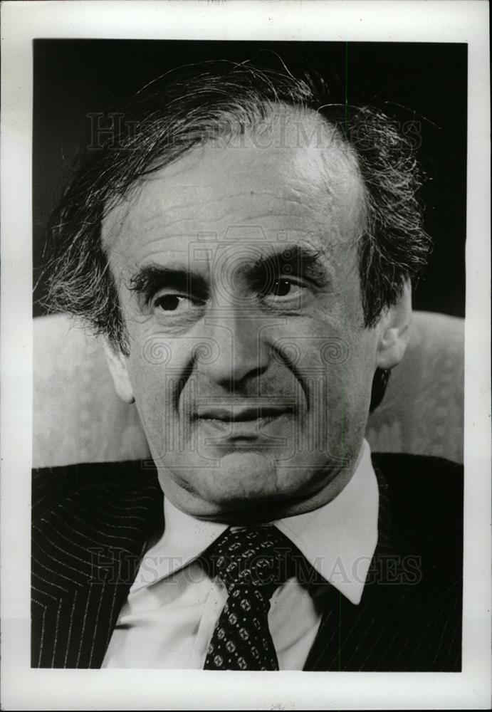 1980 Press Photo Elie Wiesel writer professor - dfpd35965