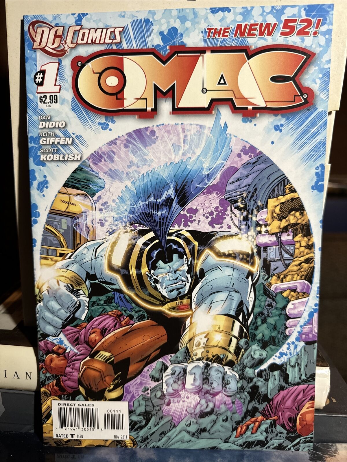O.M.A.C. Vol. 1: Omactivate (The New 52) DiDio, Dan; Giffen, Keith and Koblish,