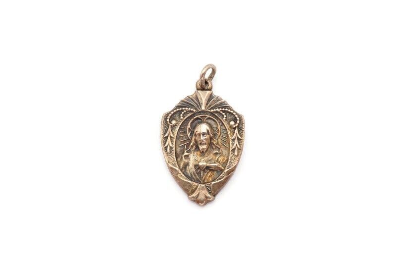 Vintage Sacred Heart Of Jesus Sterling Silver Religious Medal