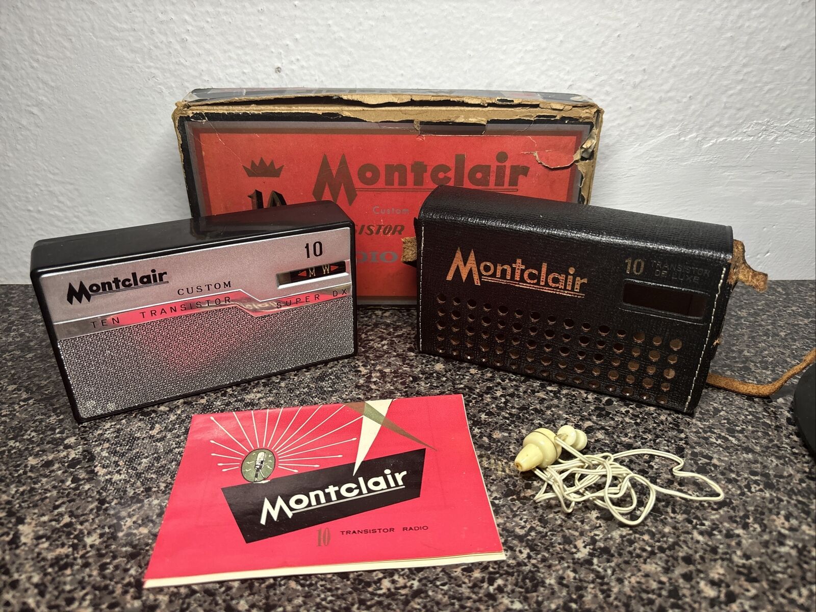 Rare Vintage Montclair Custom 10 Am/Fm Transistor Radio w/ Leather Case
