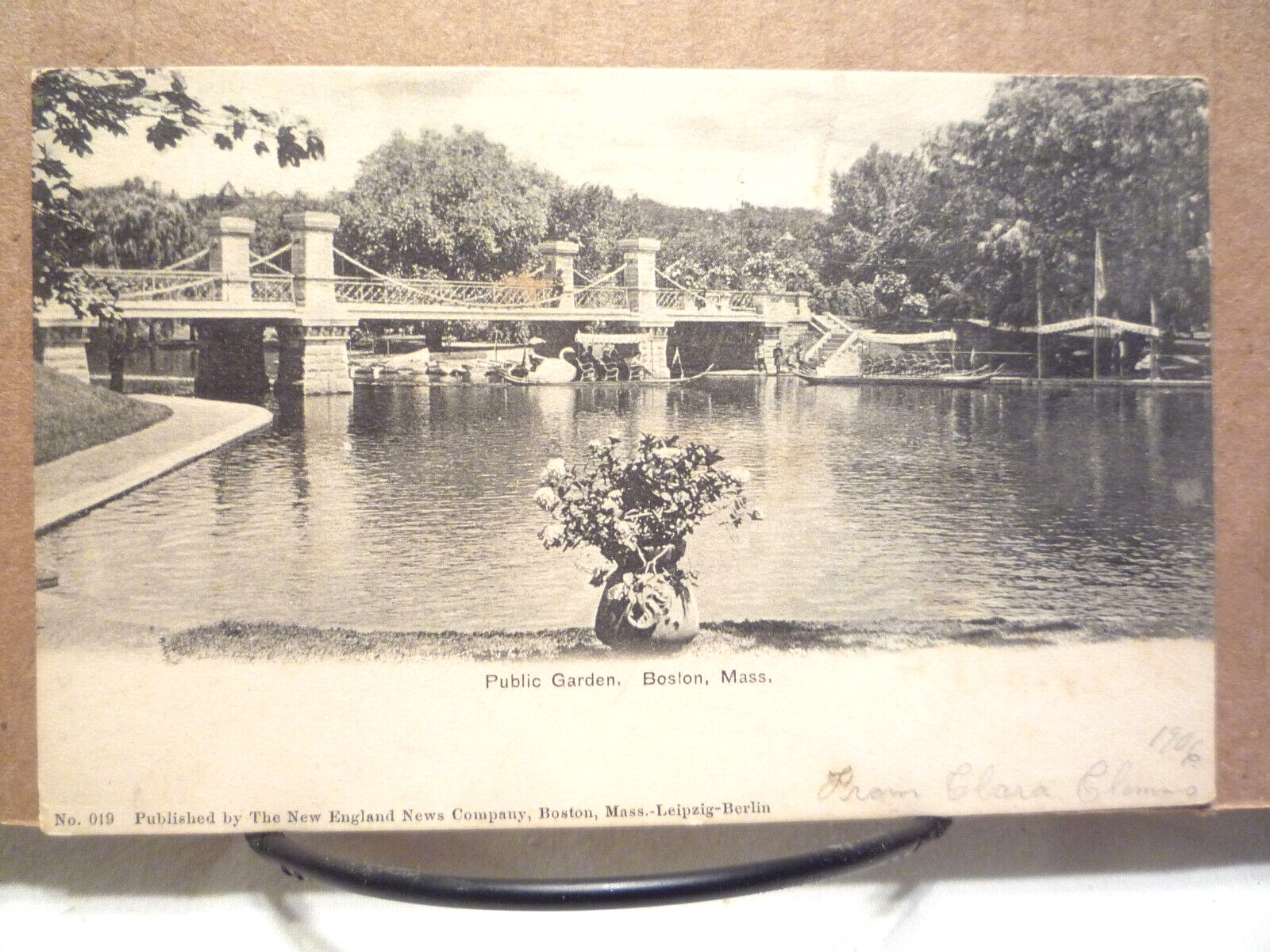 c1905 UDB Massachusetts Postcard - Boston, Public Garden Bridge & Swan Boat