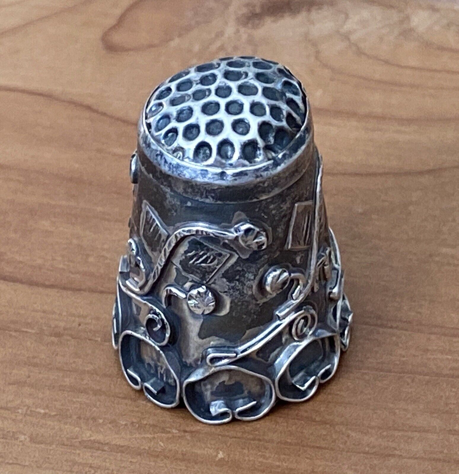 ANTIQUE TAXCO MEXICO 925 STERLING SILVER ORNATE SWIRL & FLOWERS, LEAFS THIMBLE