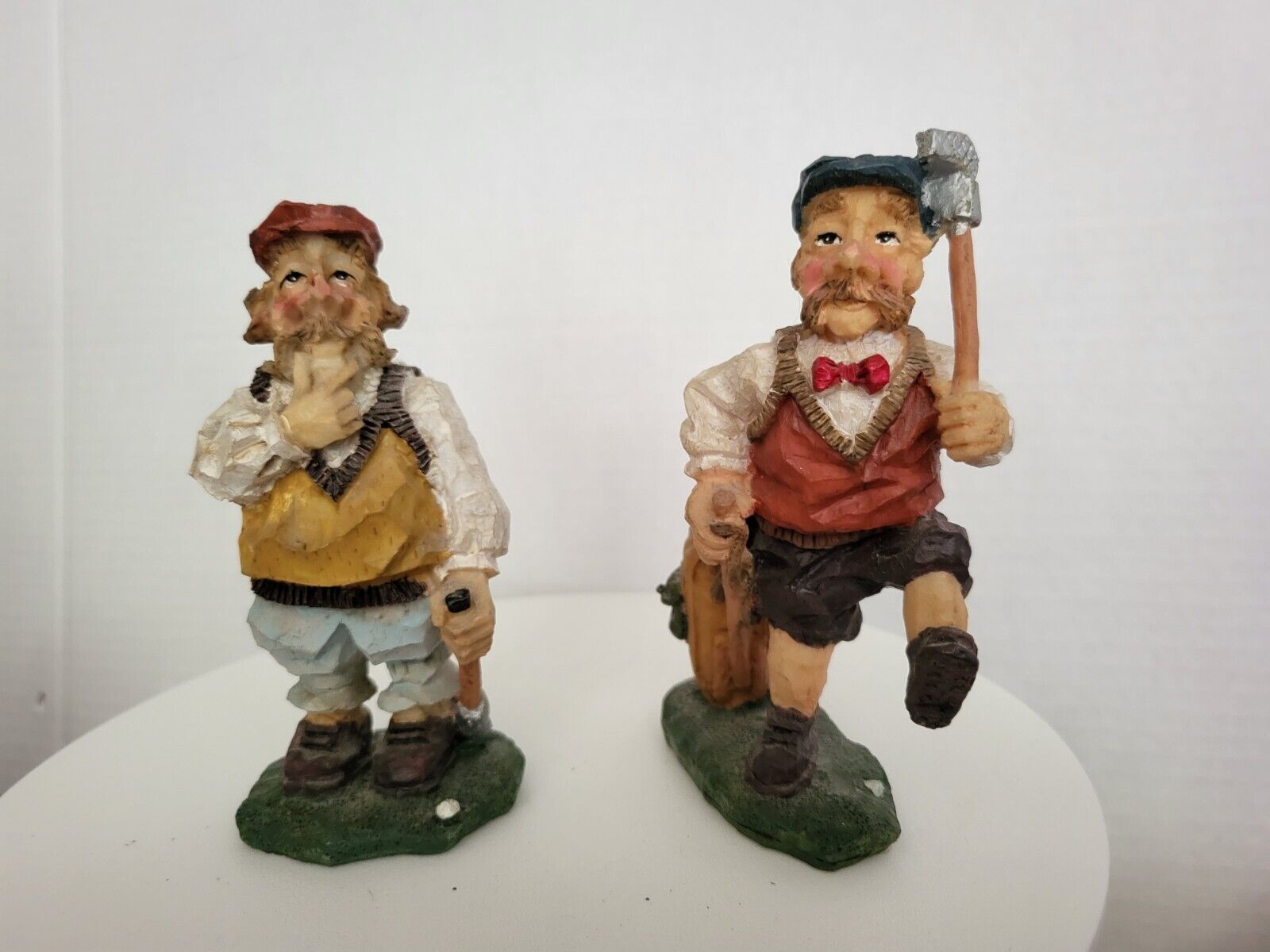 Vintage K\'s Colletion Resin Golfers: Thinking Figurine & Walking Figurine 