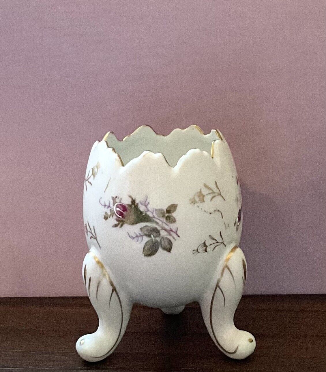 Vintage Napco 3199 footed Egg Vase Hand Painted Purple Flowers Gold Trim