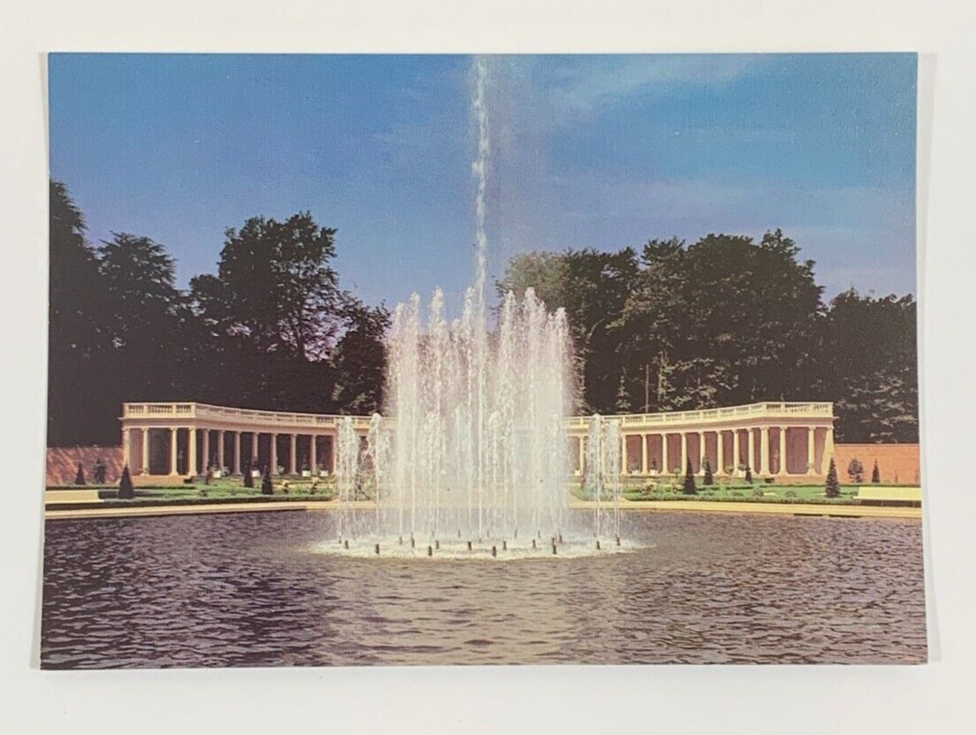 The Kings Fountain & Colonnade National Museum Het Loo Palace Apeldoorn Postcard