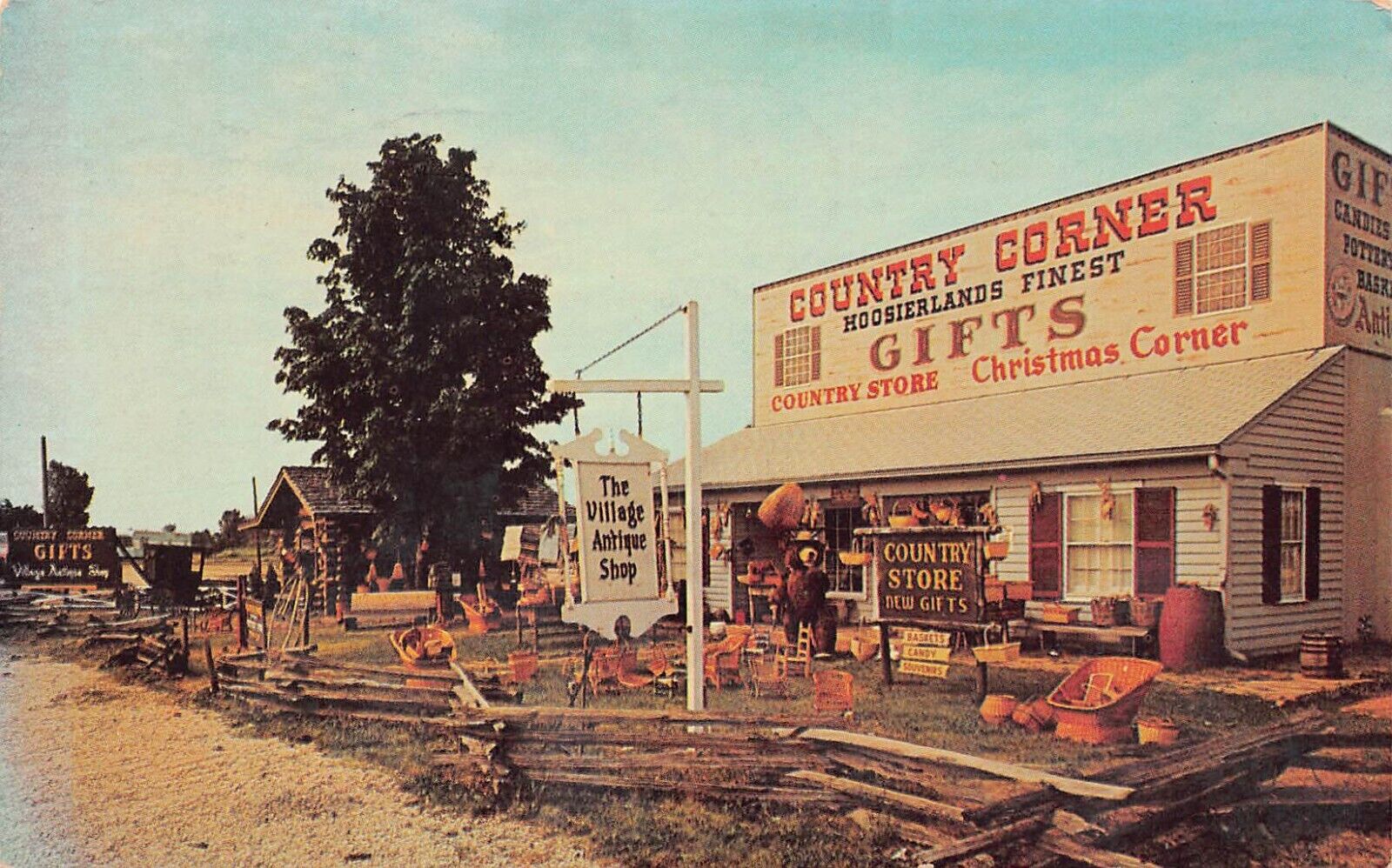 Syracuse IN-Indiana Country Corner Gift Shop Main Street Amish Vtg Postcard B58