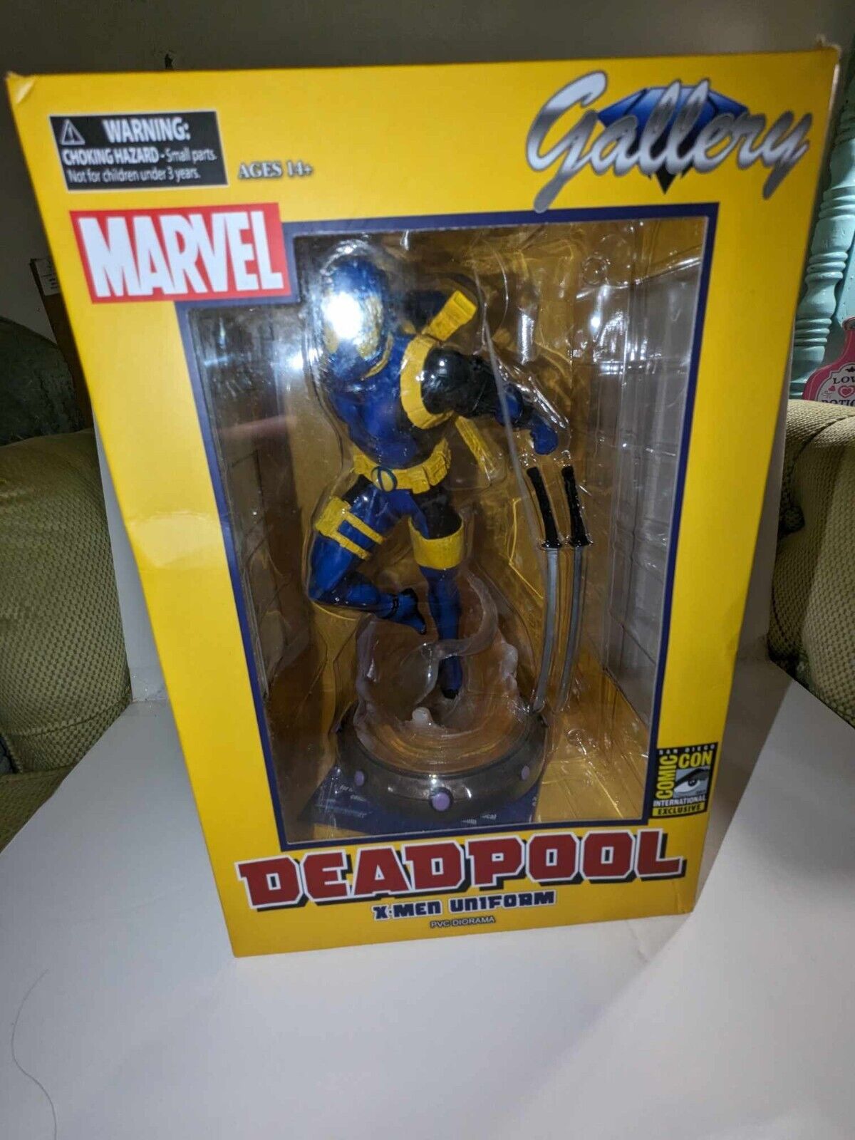 Deadpool Gallery X Men Uniform Diorama Figurine.
