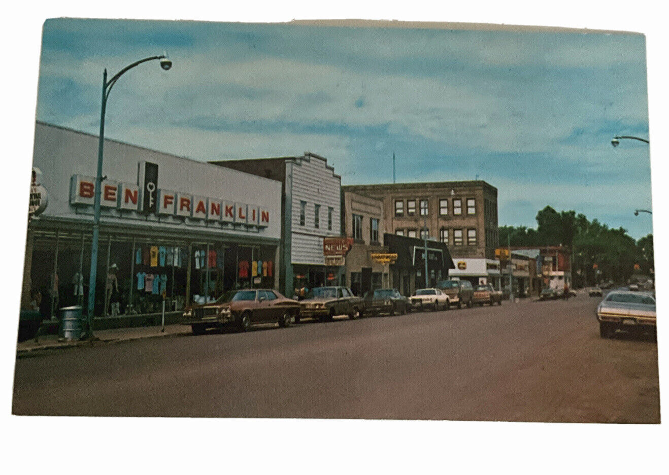 Ben Franklin Store,iron River Michigan, Cars,street View, Store