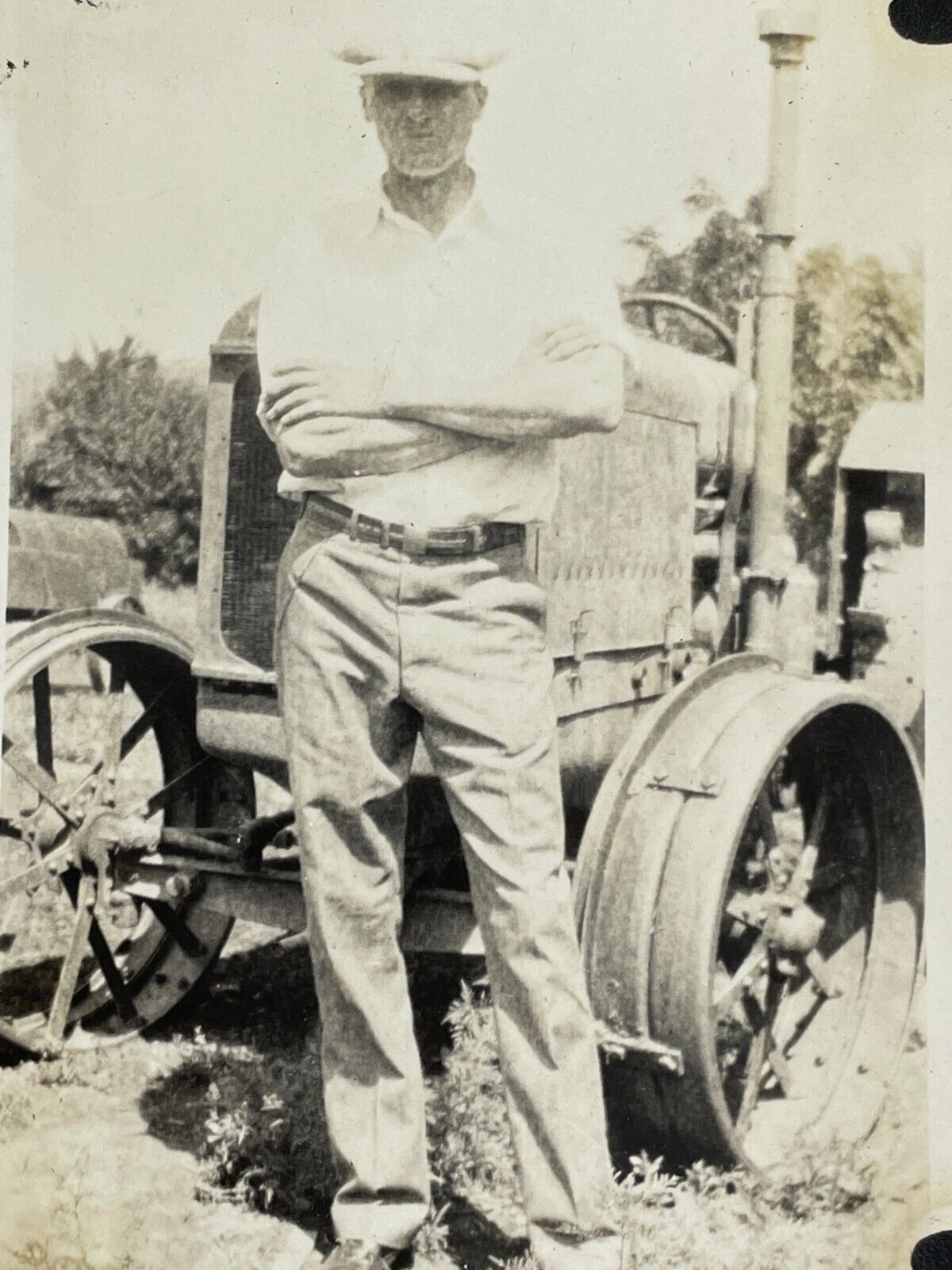 Z4 Photograph Topeka Kansas 1930-40\'s Man Farmer Poses Old Tractor Artistic 