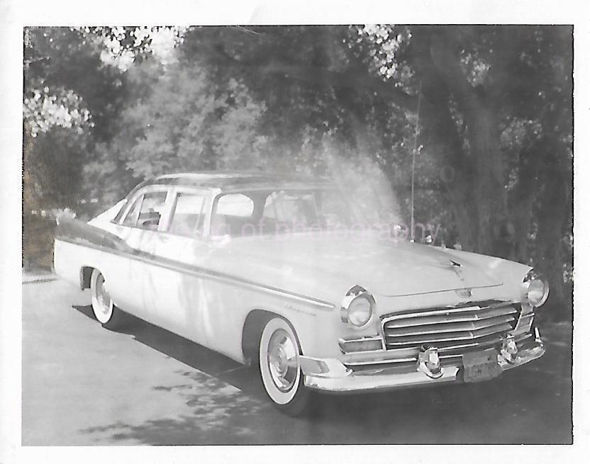 CLASSIC CAR Vintage FOUND PHOTOGRAPH Chrysler 1950\'s Snapshot ORIGINAL 211 44 P