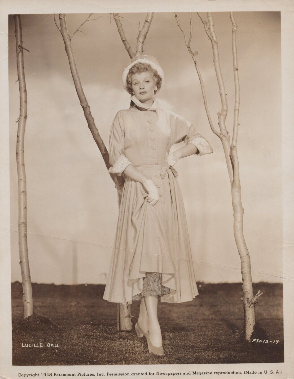 Lucille Ball (1948) 🎬⭐ Hollywood beauty - Stylish Pose Paramount Photo K 155