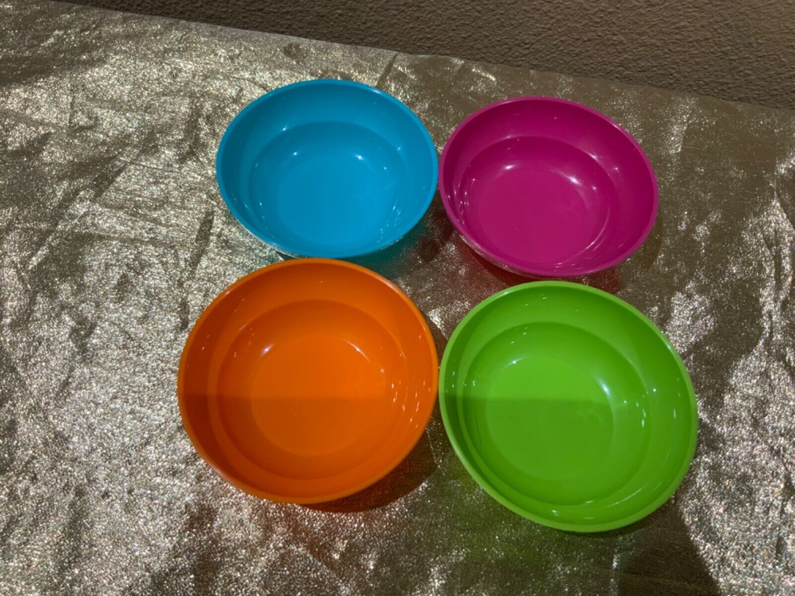 New Tupperware Play Set of 4 Kids Mini Colorful Salad Bowls 50ml each one