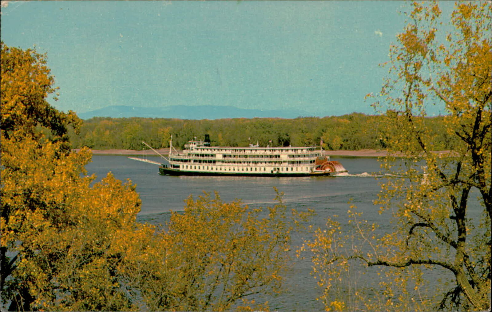 Postcard: DELTA QUEEN STEAMS UP THE MISSISSIPPI
