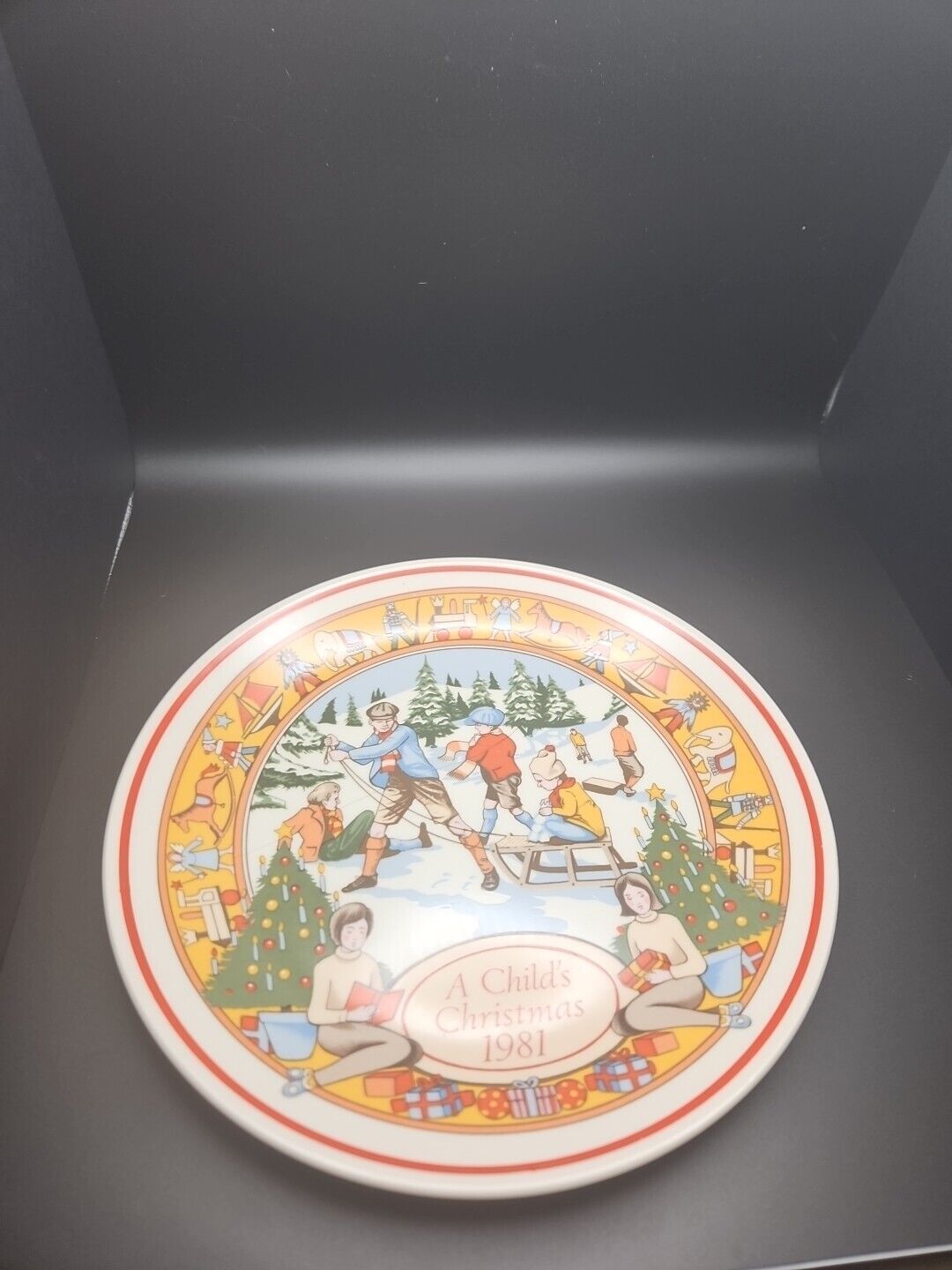  Vintage Wedgwood Ceramic \'A Child\'s Christmas\' 1981 Collector Plate. 4pc