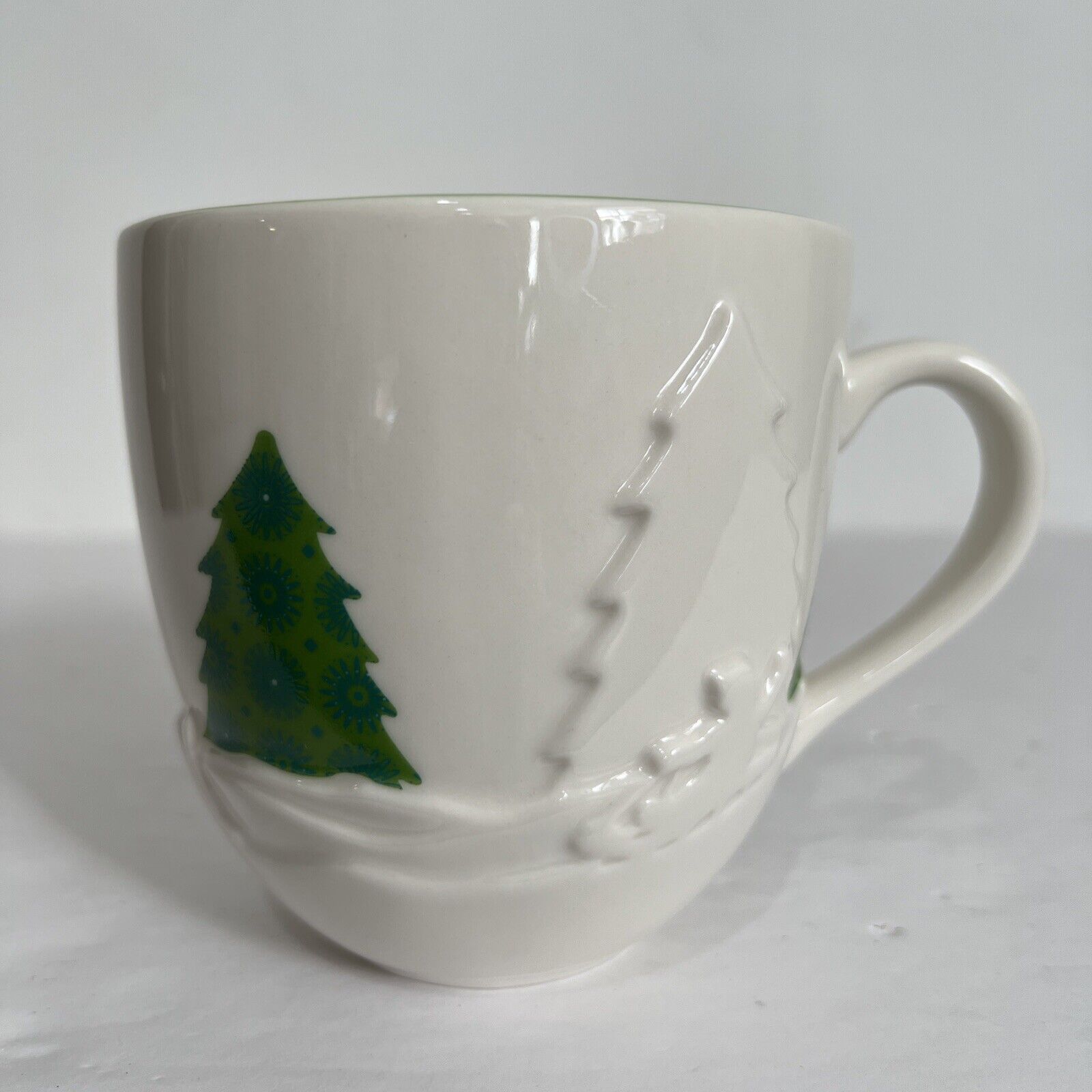 Starbucks 2006 Holiday Christmas 16oz Coffee Tea Mug Cup Trees Sledding Snow 3D