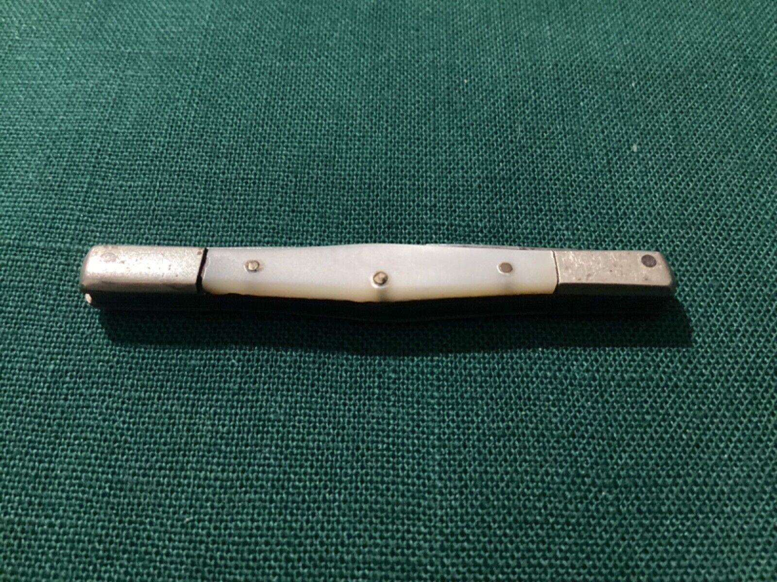 Vintage WM Elliot MOP 2 Bladed Pocket Knife Small Sized 2 1/2” closed 