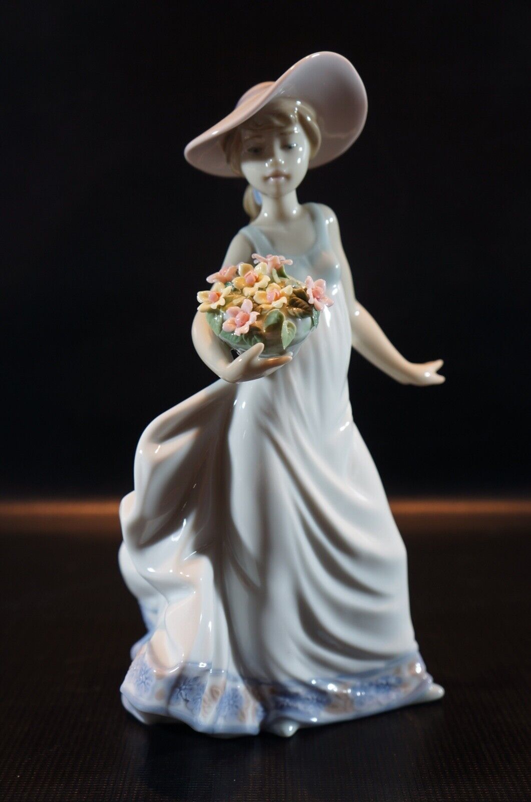 Lladro Carefree #5790 Girl with Flowers Condition Mint With Original Box