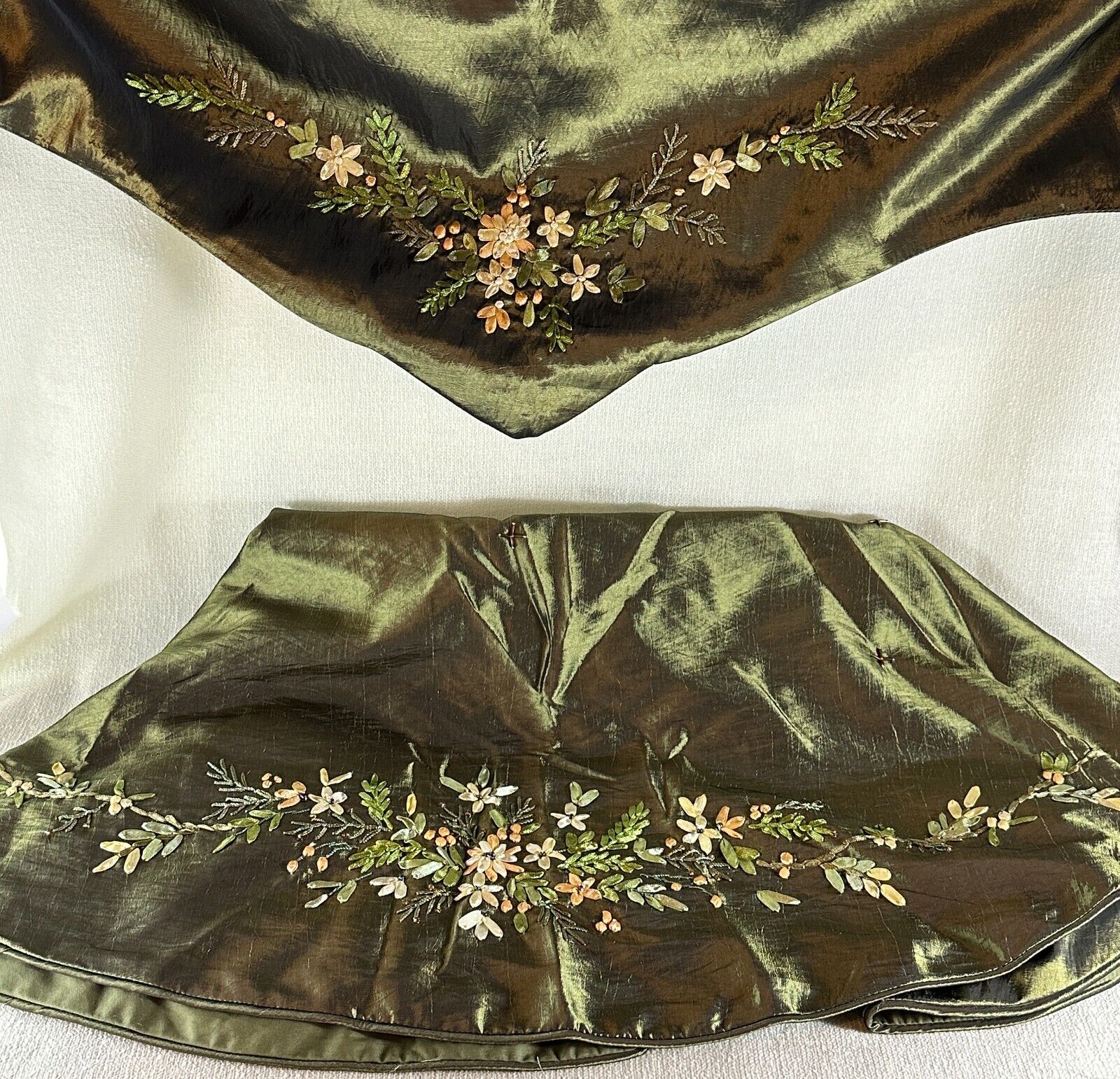 Embroidered Tree Skirt Fireplace Mantel Mantle Scarf Set Lined Satin Vintage NOS