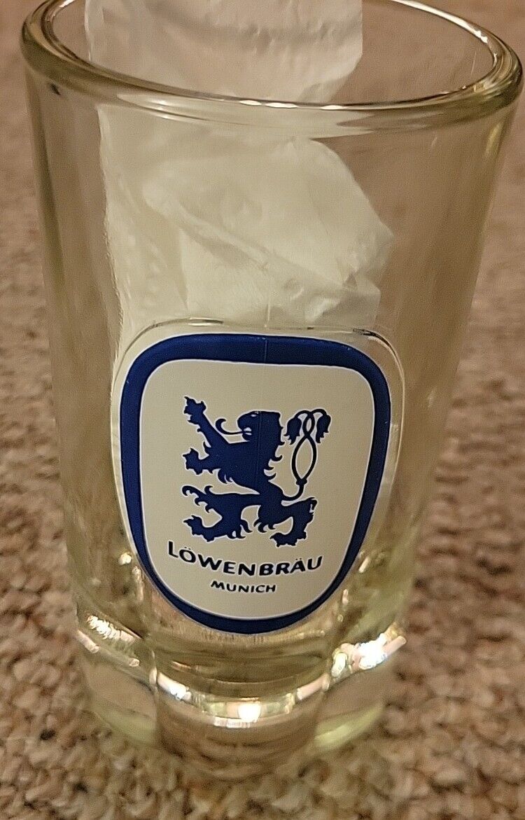 Vintage Lowenbrau Munchen 8\